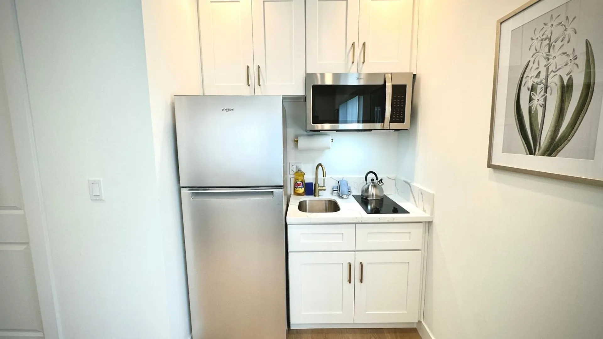 The Riverside Apartments Burbank