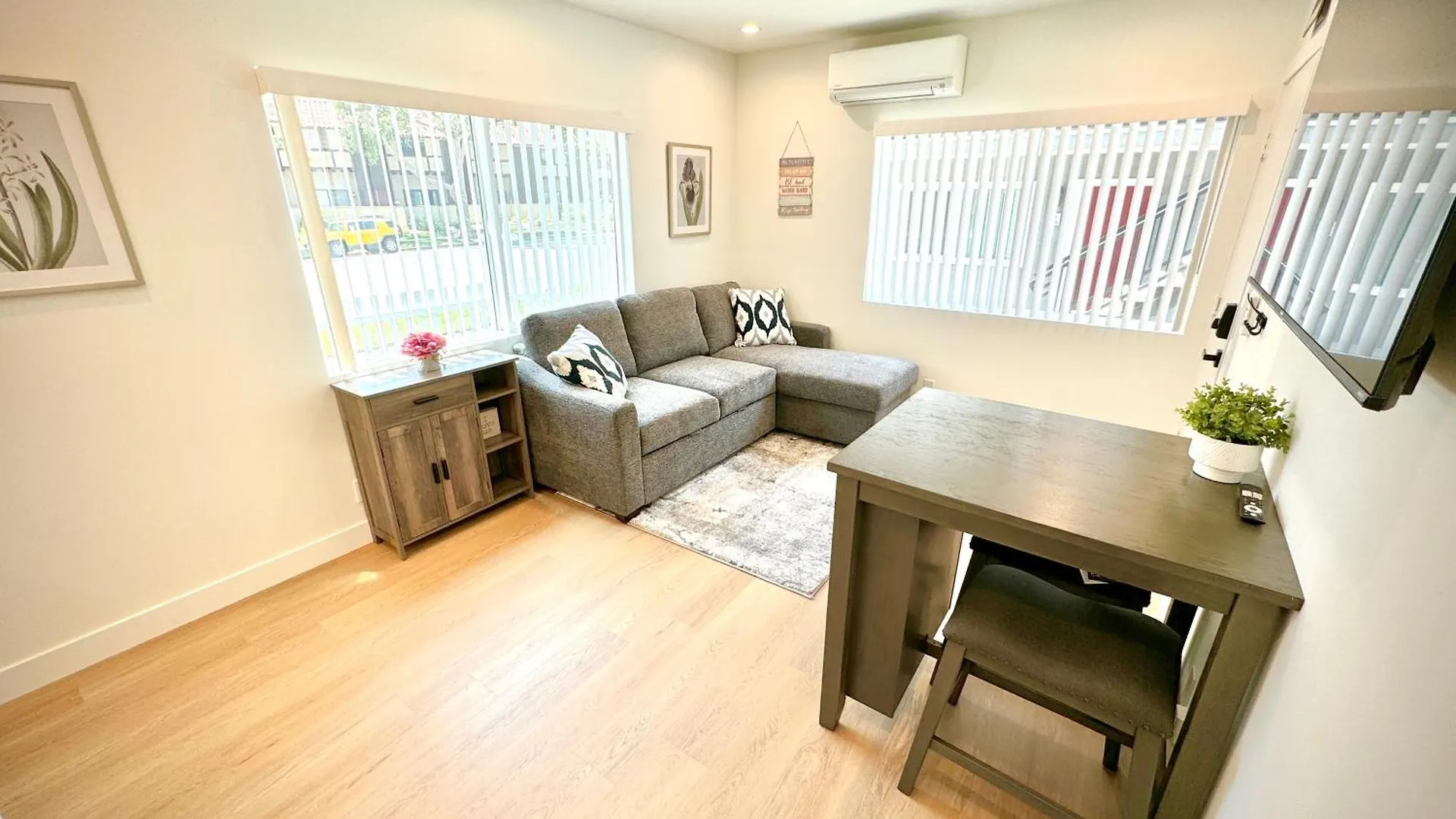 The Riverside Apartments Burbank United States