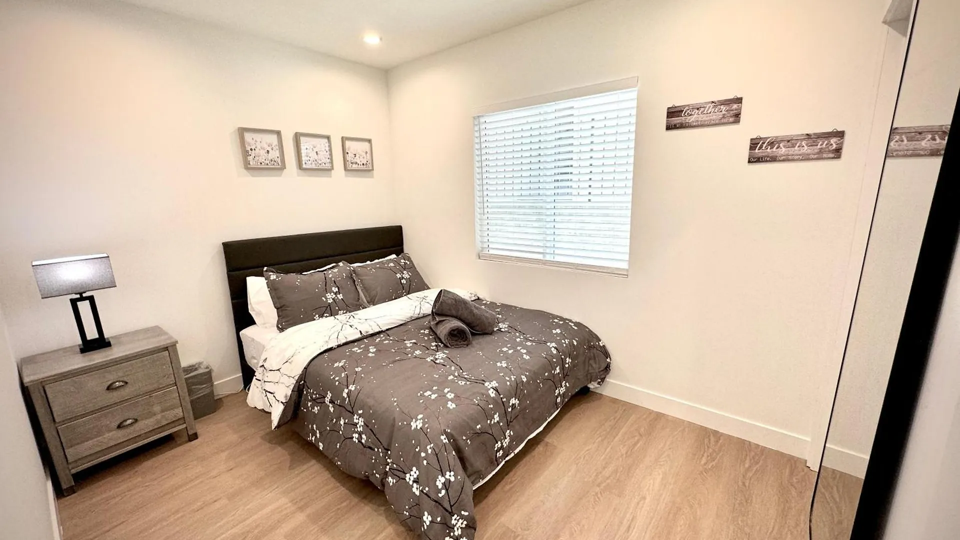 The Riverside Apartments Burbank