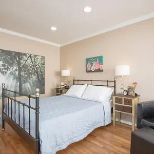 The Sanctuary - Be Pampered - Full Kitchen Burbank